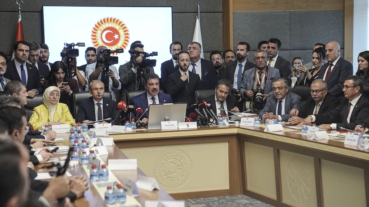 Terörsüz Türkiye süreciyle ilgili yasa teklifi Adalet Komisyonundan geçti