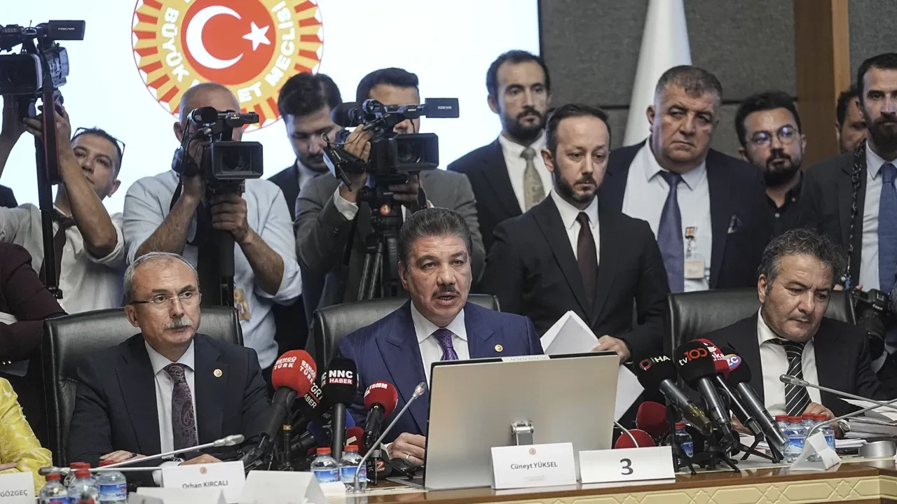 Terörsüz Türkiye süreciyle ilgili yasa teklifi Adalet Komisyonundan geçti