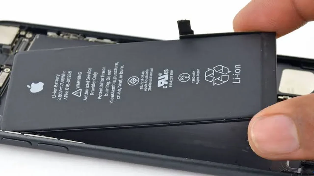 Telefon bataryalarına yeni dönem başlıyor: Katlanır telefonların işi zor