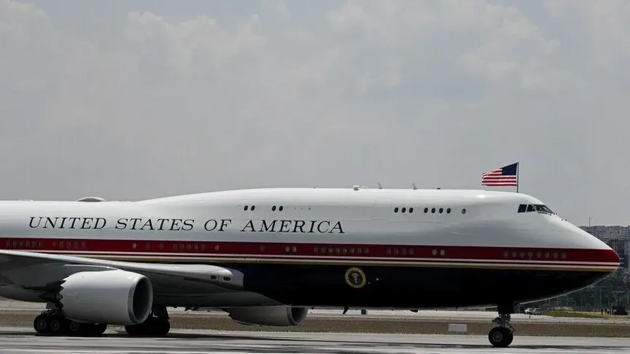 Trump'ın Türkiye dönüşü neden uçak değiştirdiği ortaya çıktı! ABD'de 'köstebek' krizi