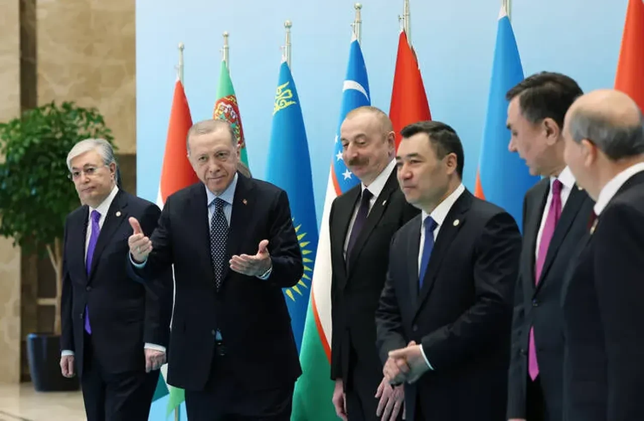 Türk Dünyası küresel güçlerin radarında! Buğra Bekir Işılak'tan çarpıcı analiz