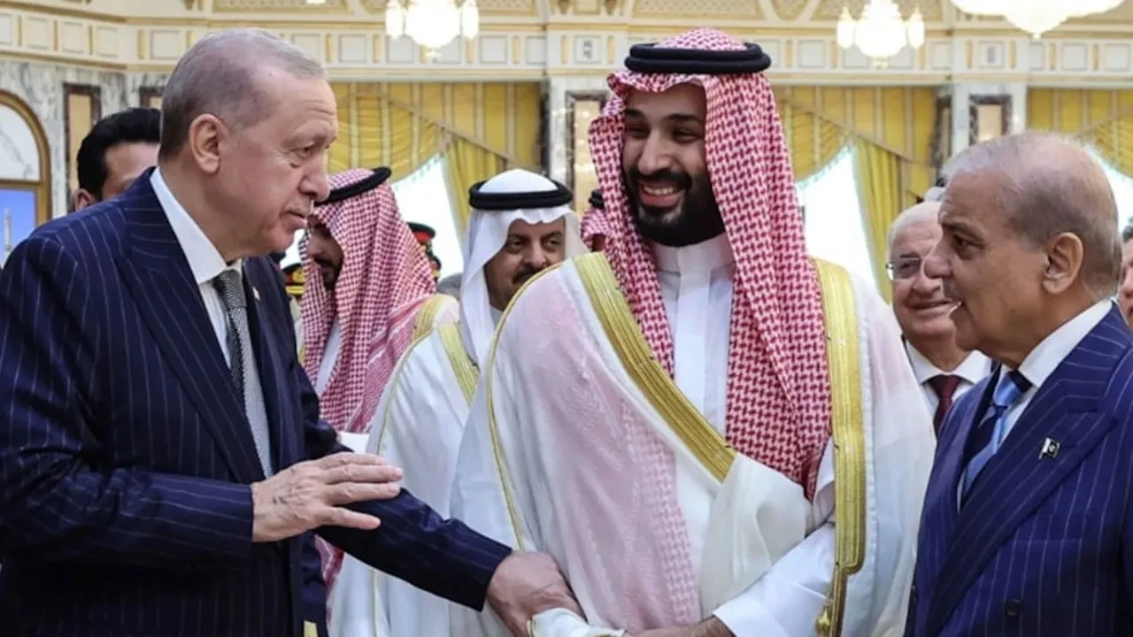 Üç dev Müslüman ülke güçlerini birleştirdi: Dünya basını Mekke Anlaşmasını konuştu
