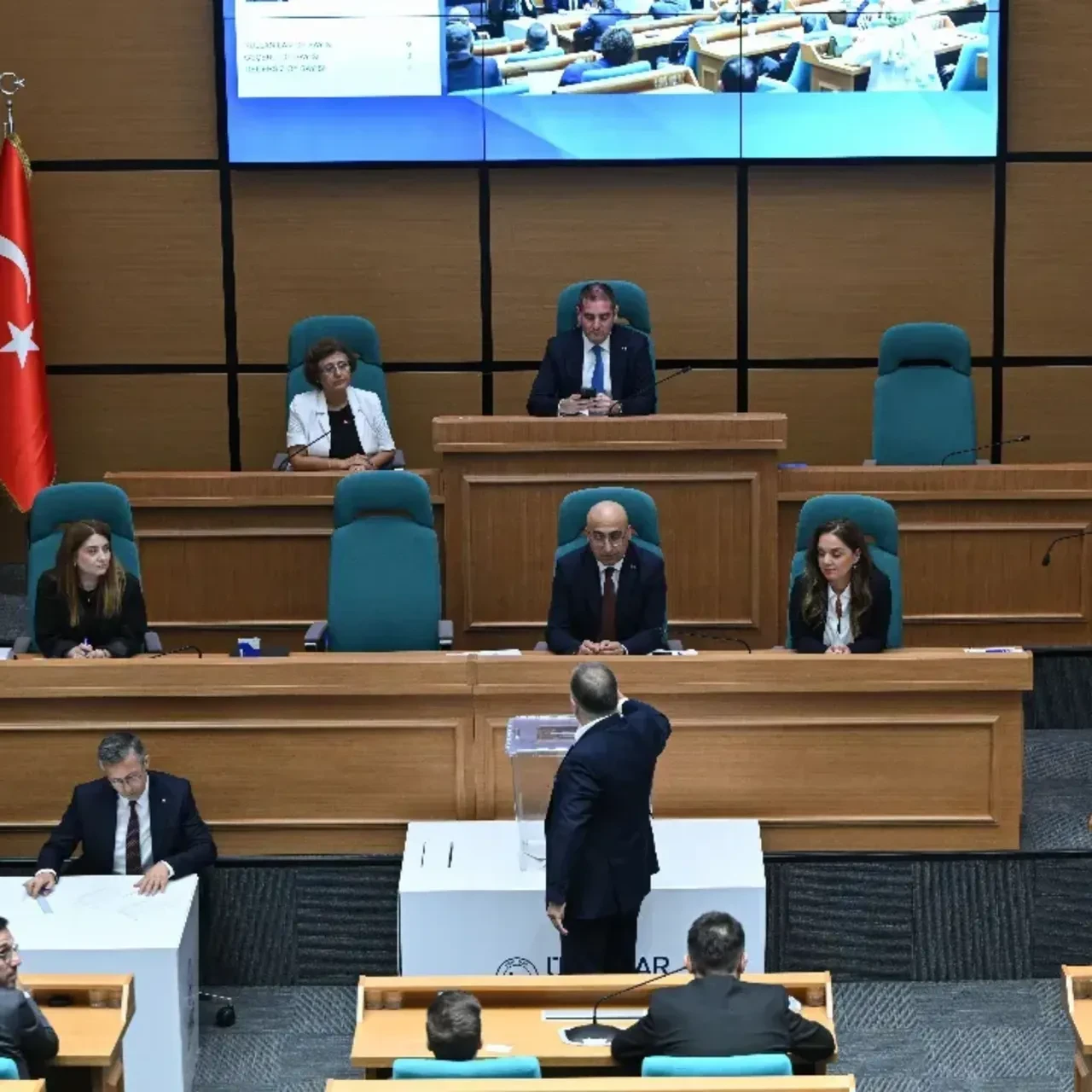 AK Parti, Üsküdar Belediyesi'ndeki başkanvekili seçimine itiraz edecek