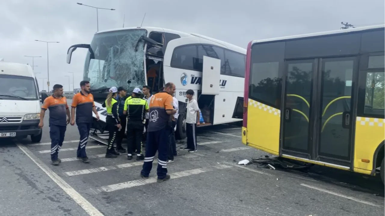 Arnavutköy'de korkutan kaza: Yolcu otobüsü kazaya karıştı, yaralılar var