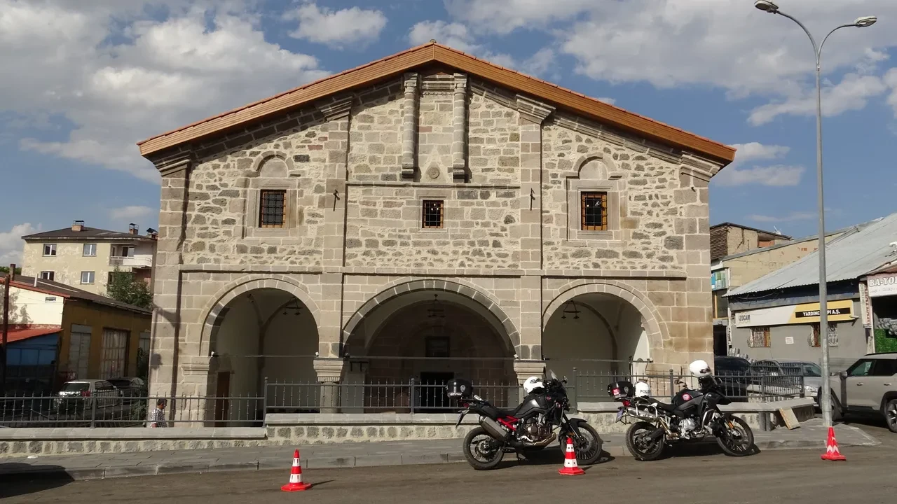 Erzurum'un Ayasofya'sında büyük keşif! Restorasyon sırasında bulundu