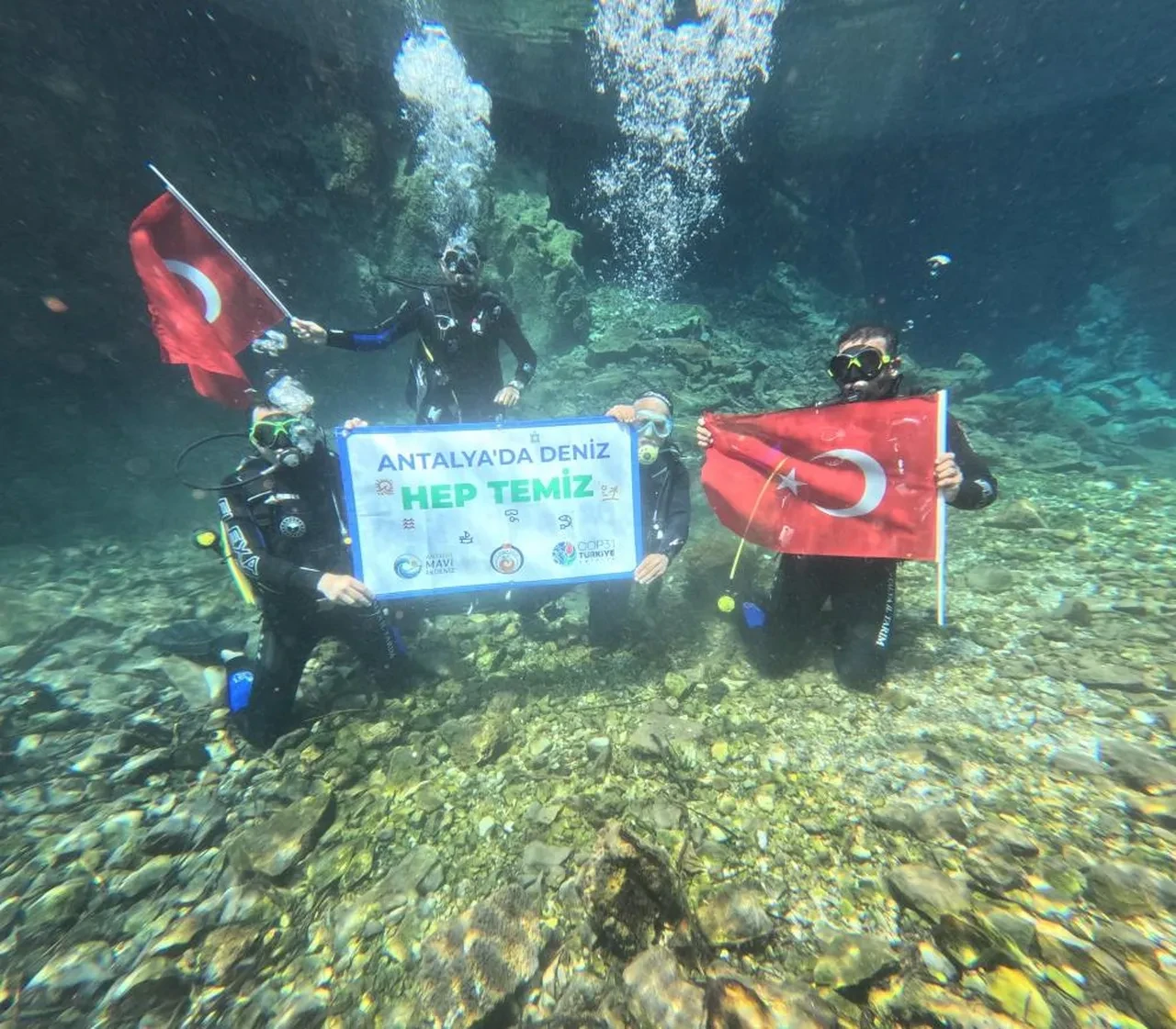 İçme suyu kaynağında dehşete düşüren manzara: Koruma altındaki bölge çöplüğe döndü dalgıçlar isyan etti