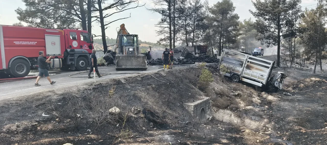 Mersin’de feci kaza orman yangınına dönüştü: 1 ölü, 2 yaralı