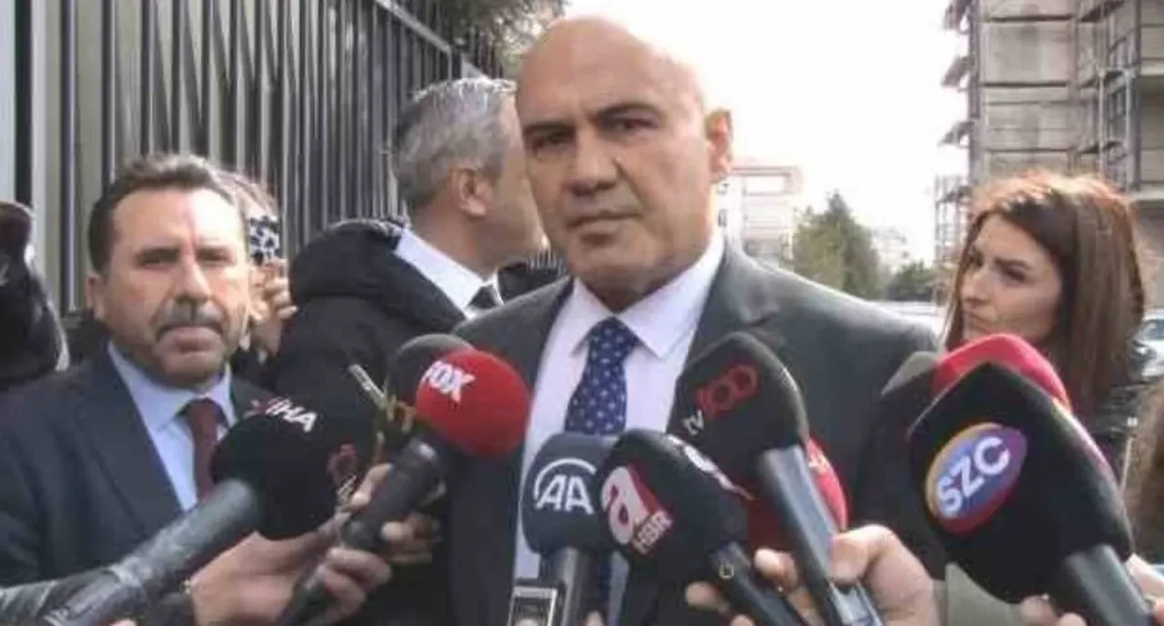 Turhan Çömez hakkında soruşturma başlatıldı: "Sincan'da isyan" iddiası