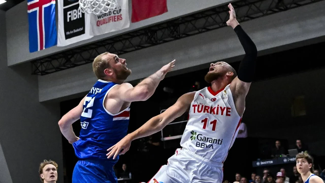 12 Dev Adam, Dünya Kupası'nda! Türkiye, İzlanda'yı 110-73 yendi
