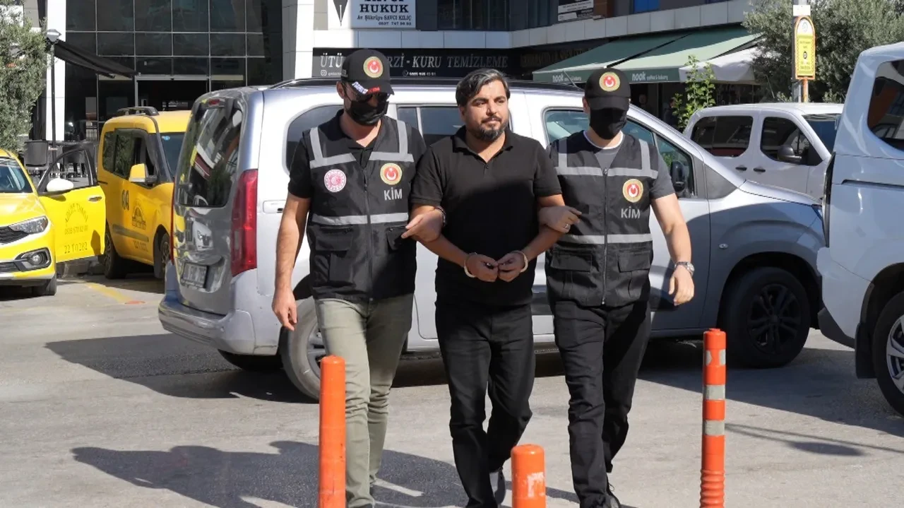 Arif Kocabıyık ‘ATM personeli’ çıktı: Konyaaltı Belediyesi’nde aylarca çalışmadan maaş almış