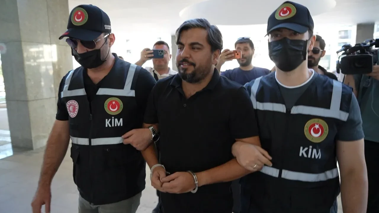 Arif Kocabıyık ‘ATM personeli’ çıktı: Konyaaltı Belediyesi’nde aylarca çalışmadan maaş almış