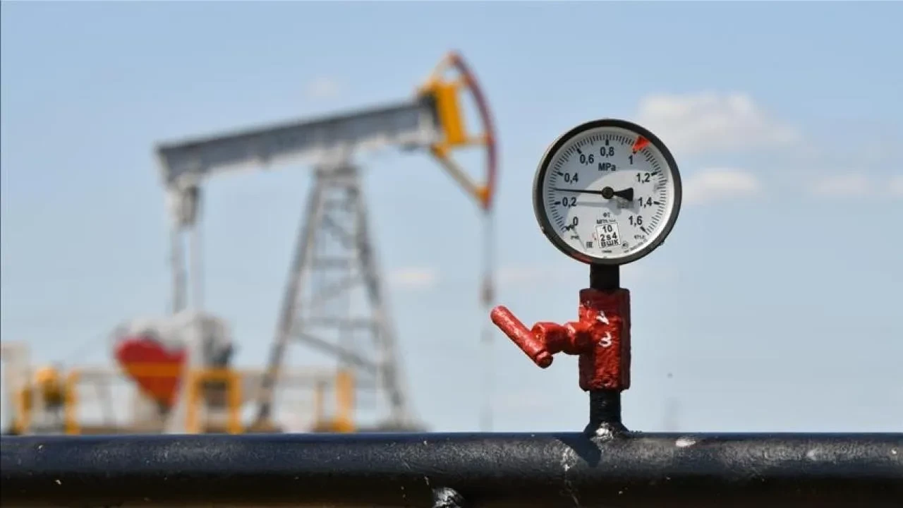 Brent petrol yönünü tekrar yukarı çevirdi! İşte salının son rakamları