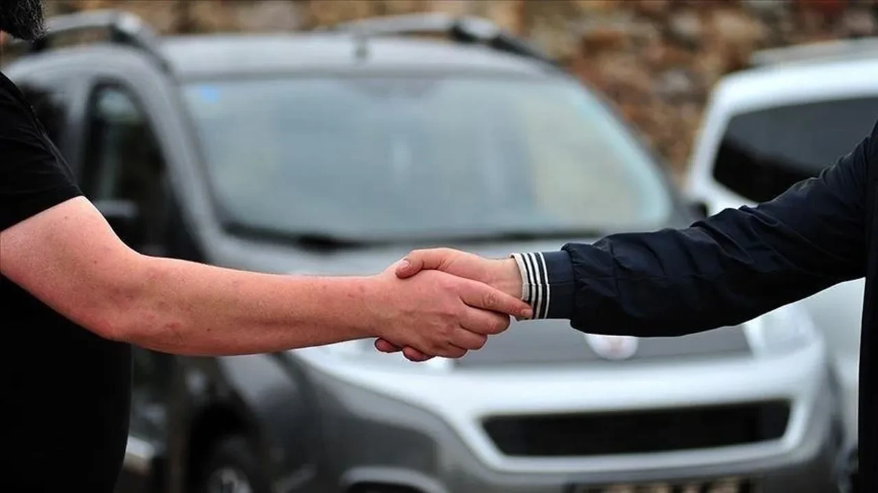'Buzdolabı çıkan Mercedes' vakası ders oldu! Uzmanlardan ikinci el araç alacaklara kritik uyarı