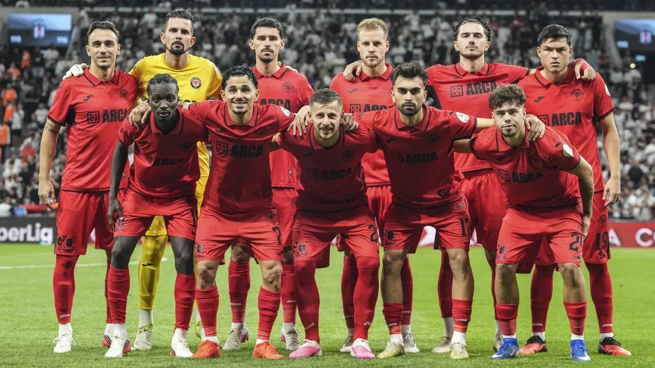 Çorum FK, Moukoko'yu transfer etti! Dortmund formasıyla tarihe geçmişti