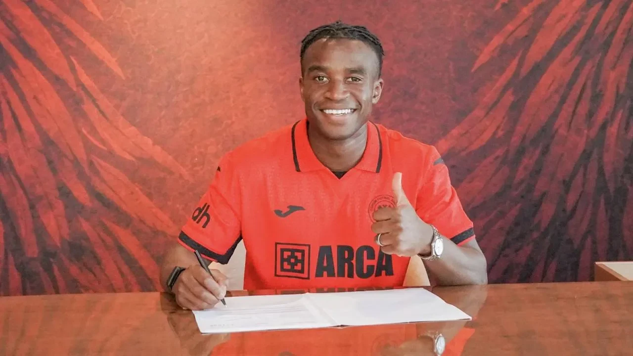Çorum FK, Moukoko'yu transfer etti! Dortmund formasıyla tarihe geçmişti