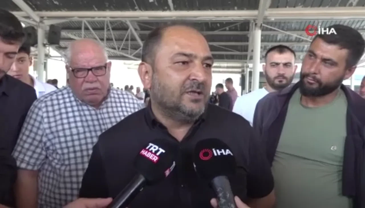 Gemi kazasından kurtulan vatandaş dehşet anlarını anlattı: ‘İlk 5 dakikada su aldı, herkes can yeleği aramaya başladı’