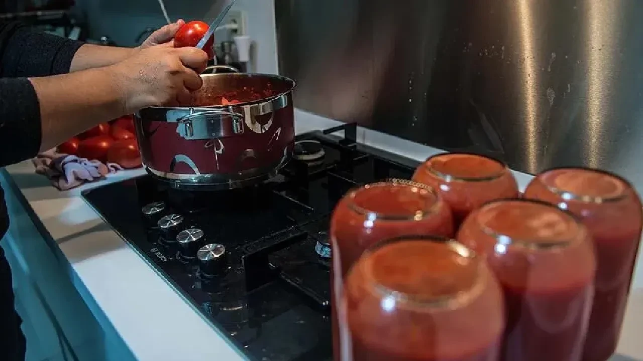 Kışlık konserve hazırlıkları başladı: Uzmanlar uyardı! Deniz tuzu yerine…