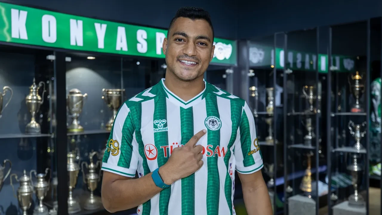 Konyaspor, Mostafa Mohamed'i kadrosuna kattı! Yeşil-beyazlılar eski Galatasaraylı ismi renklerine bağladı