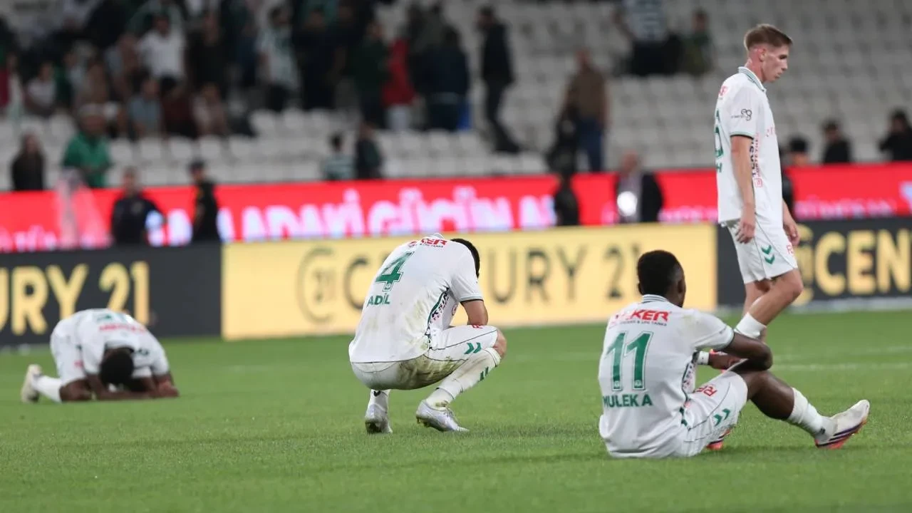 Konyaspor, Mostafa Mohamed'i kadrosuna kattı! Yeşil-beyazlılar eski Galatasaraylı ismi renklerine bağladı