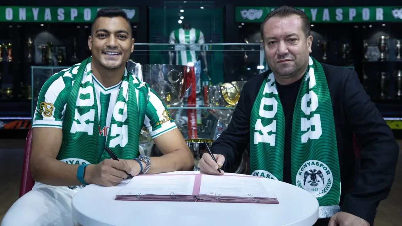 Konyaspor, Mostafa Mohamed'i kadrosuna kattı! Yeşil-beyazlılar eski Galatasaraylı ismi renklerine bağladı