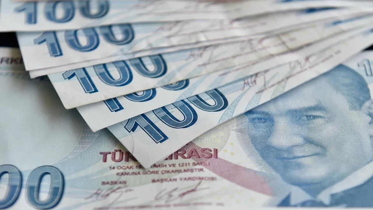 Kredi faizleri düştü mü, düşecek mi? 2026 Eylül’de hangi bankada faiz oranı ne kadar? Vakıfbank, Ziraat, Halk Bankası…