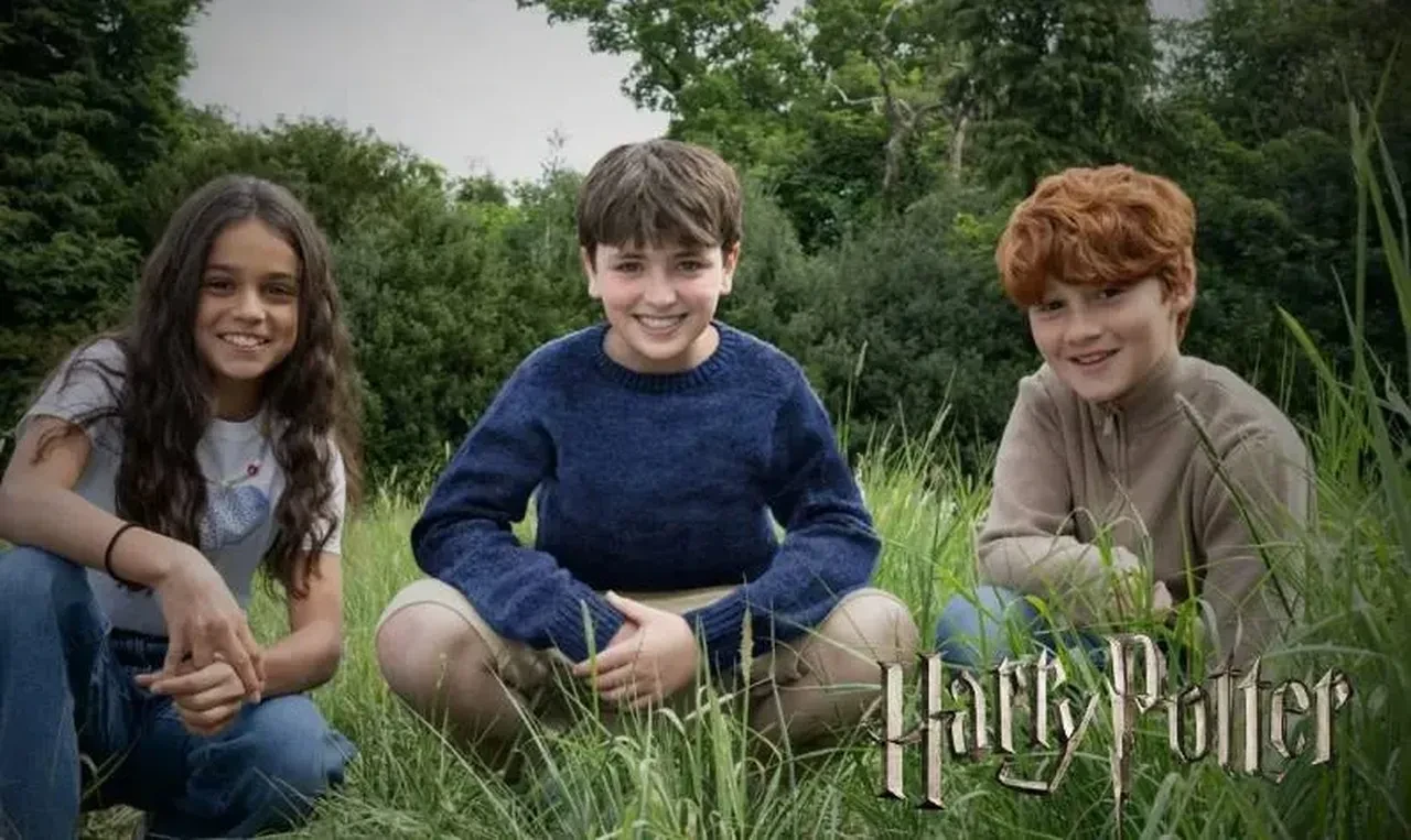 Merakla beklenen Harry Potter dizisinin okul armaları belli oldu! Harry Potter dizisi ne zaman başlayacak?