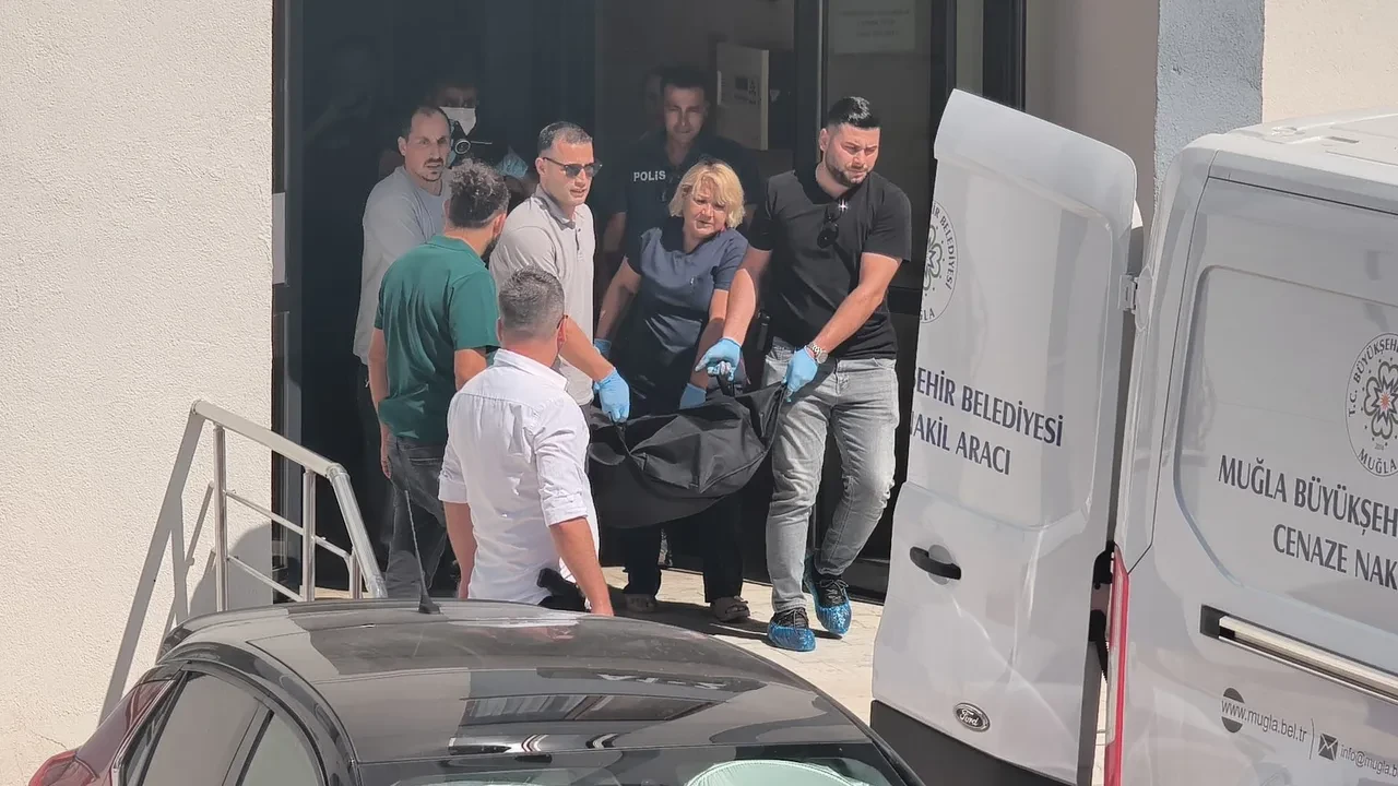 Muğla'da dehşet: Barışma bahanesiyle geldiği evde eski sevgilisini öldürüp canına kıydı