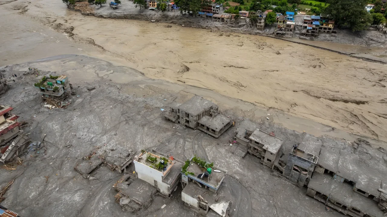 Nepal'deki sel ve heyelan felaketinde can kaybı 1000'e yaklaştı! Kayıp binlerce kişi var