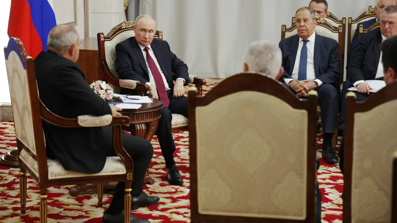 Putin'den Paşinyan'a AB resti: Kararınızı hemen verin