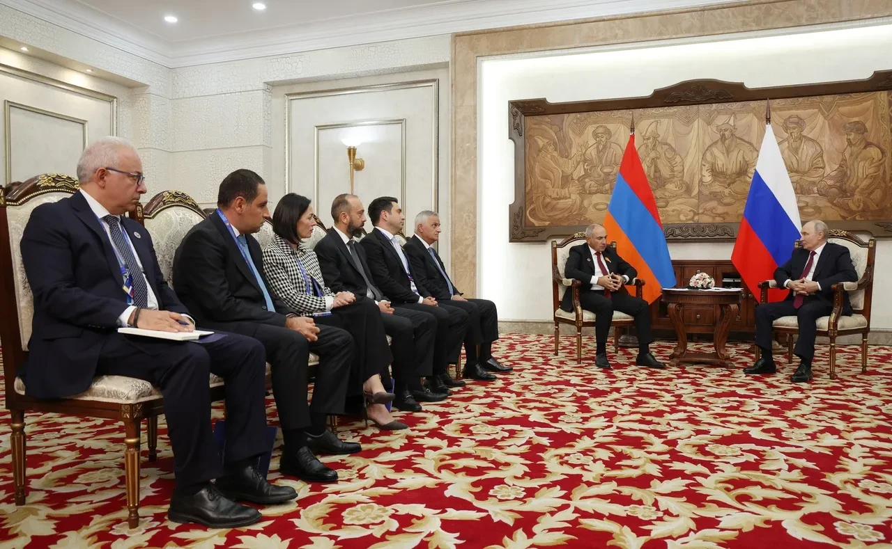Putin'den Paşinyan'a AB resti: Kararınızı hemen verin