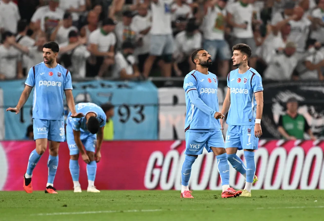 Trabzonspor ayrılığı resmen açıkladı! Bordo-mavililer yıldız oyuncuya veda etti