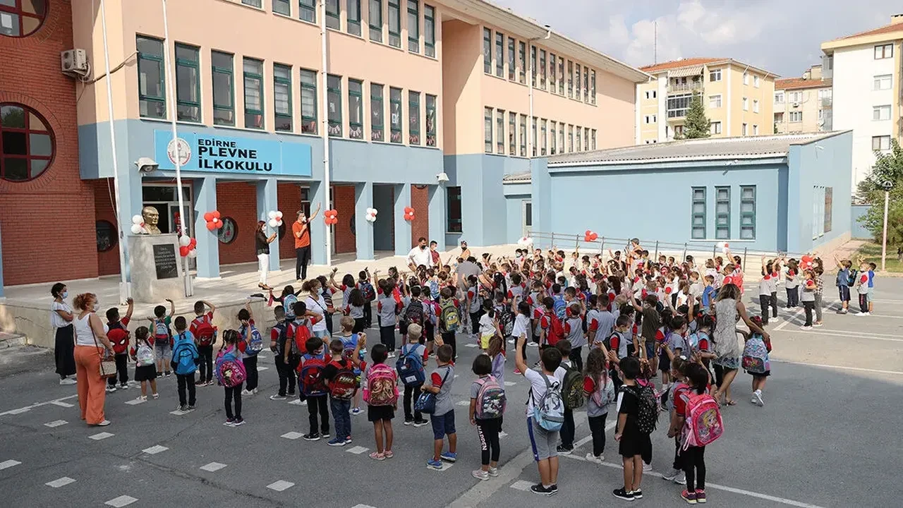 Uyum haftası idari izin kimler alabilir, özel sektöre var mı?