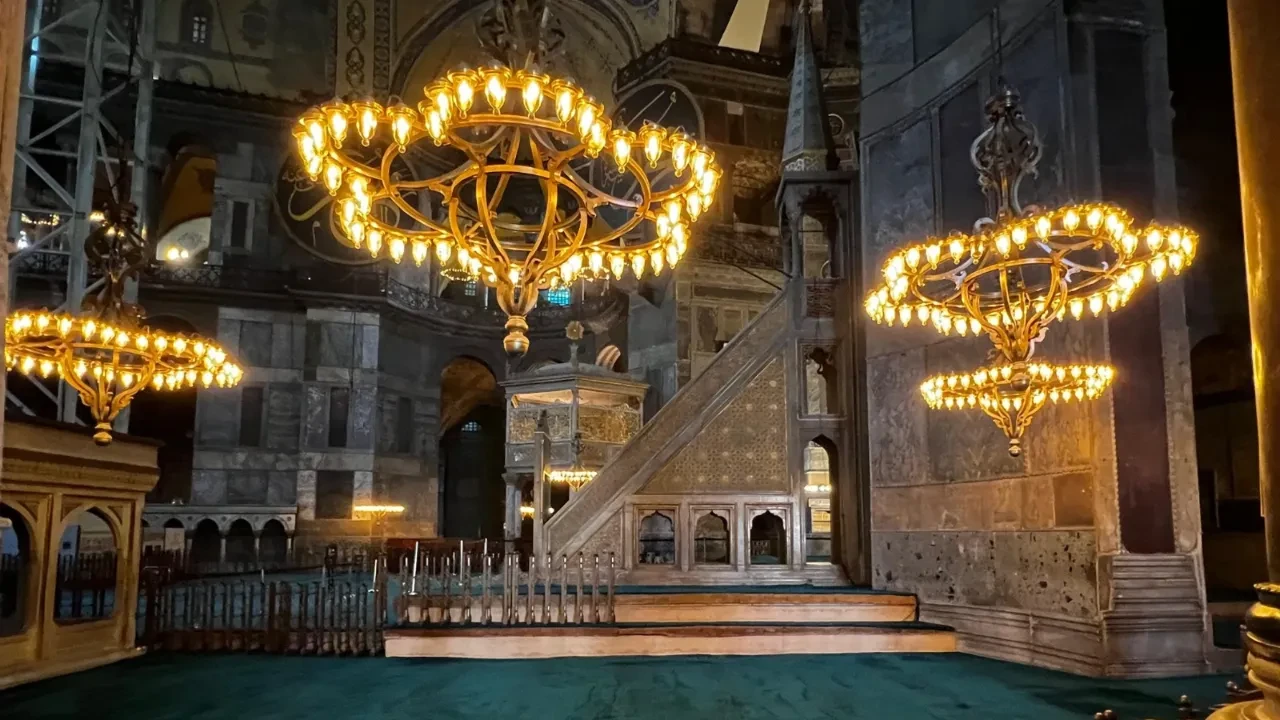 Ayasofya’nın mihrap bölümündeki kubbede güçlendirme ve konservasyon çalışmaları başlıyor