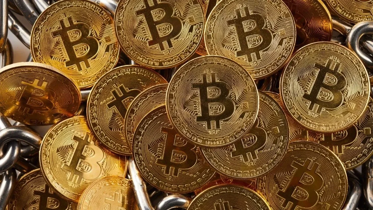 Bitcoin’de iki cepheden baskı: Fiyatlar bir anda değişti
