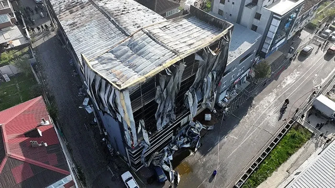 Dilovası'ndaki parfüm fabrikası yangını davasında 2 zabıta müdür vekili tutuklandı, 4 sanık tahliye edildi