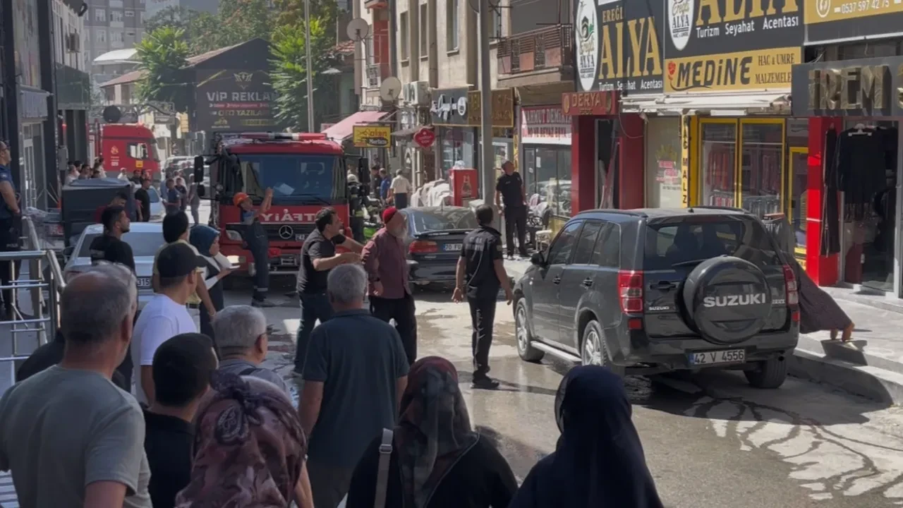 Dükkandaki tüpler peş peşe patladı! Vatandaşlar dört bir yana koştu
