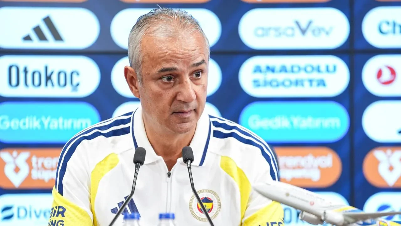 Fenerbahçe'den İsmail Kartal'a yabancı madde atan taraftarla ilgili açıklama! Olayla ilgili duyuru geldi