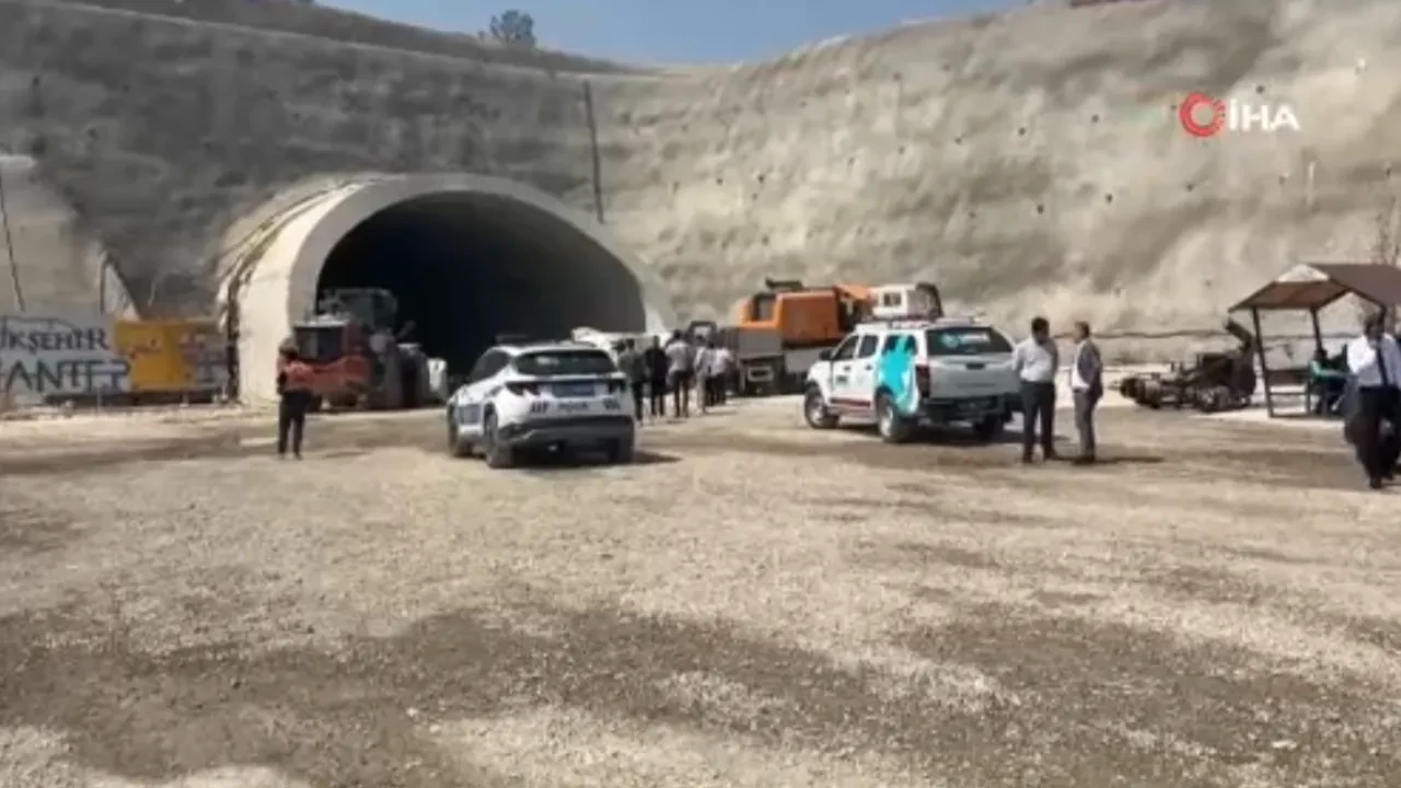 Gazinantep'te tünel çalışmasında feci kaza: İşçiler demir ve iskele arasına sıkıştı: 1 ölü, 5 yaralı