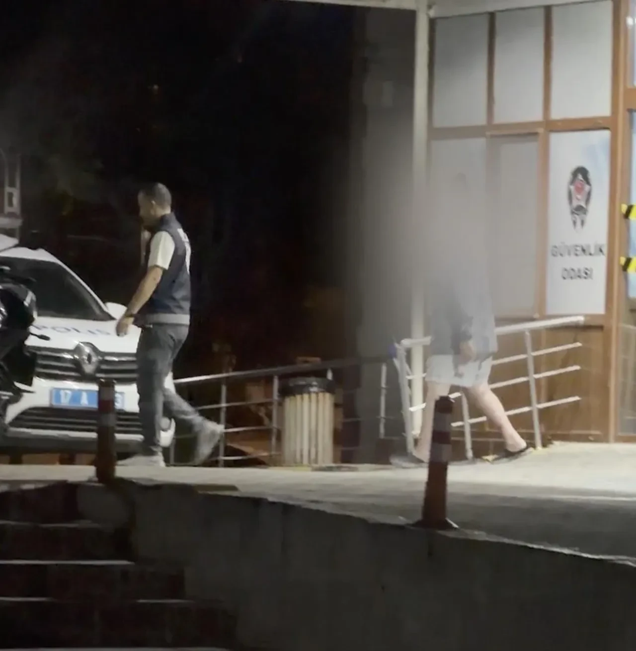 Gelibolu'da iş adamı 2 erkek çocukla otel odasında yakalandı! İğrenç olay belediyeyi harekete geçirdi