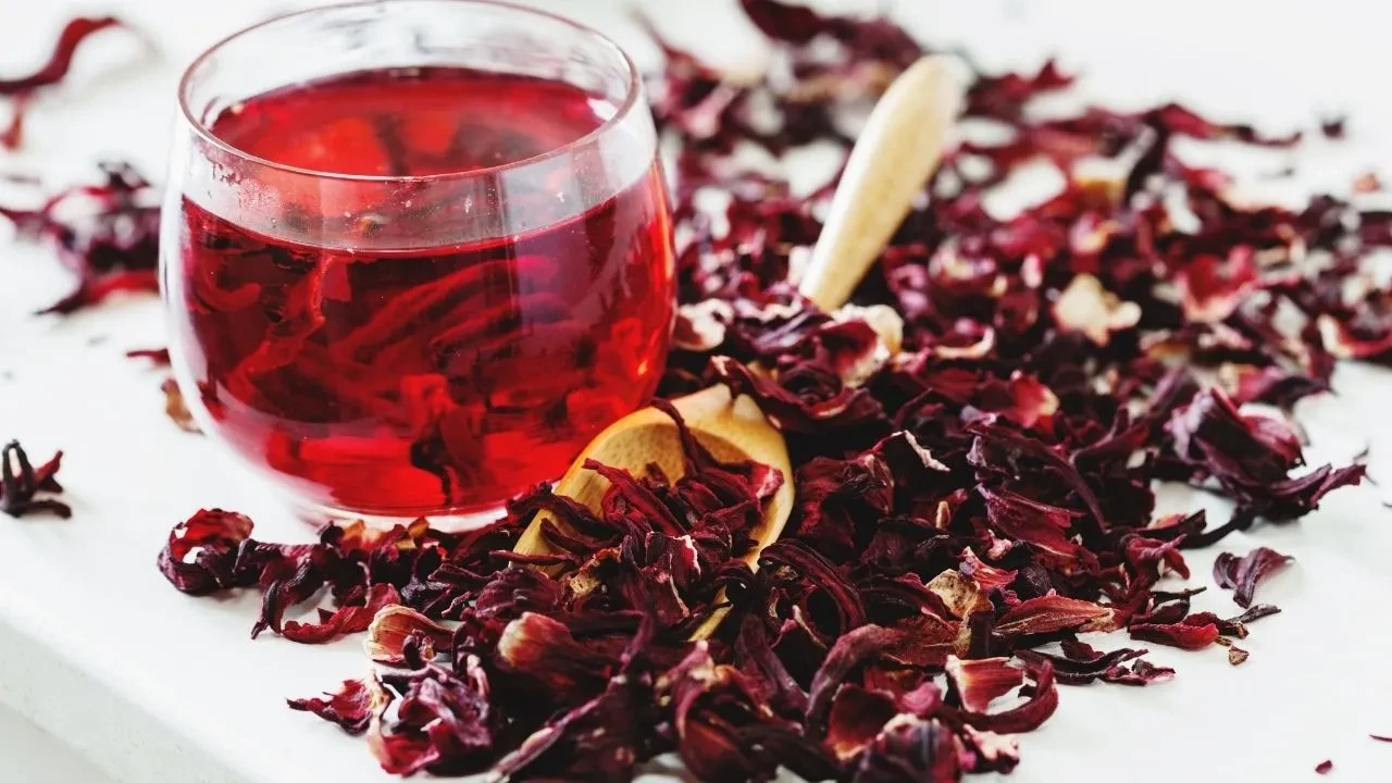 Hibiskus ile göbek şişkinliği anında gidiyor! Hem lezzetli hem sağlıklı