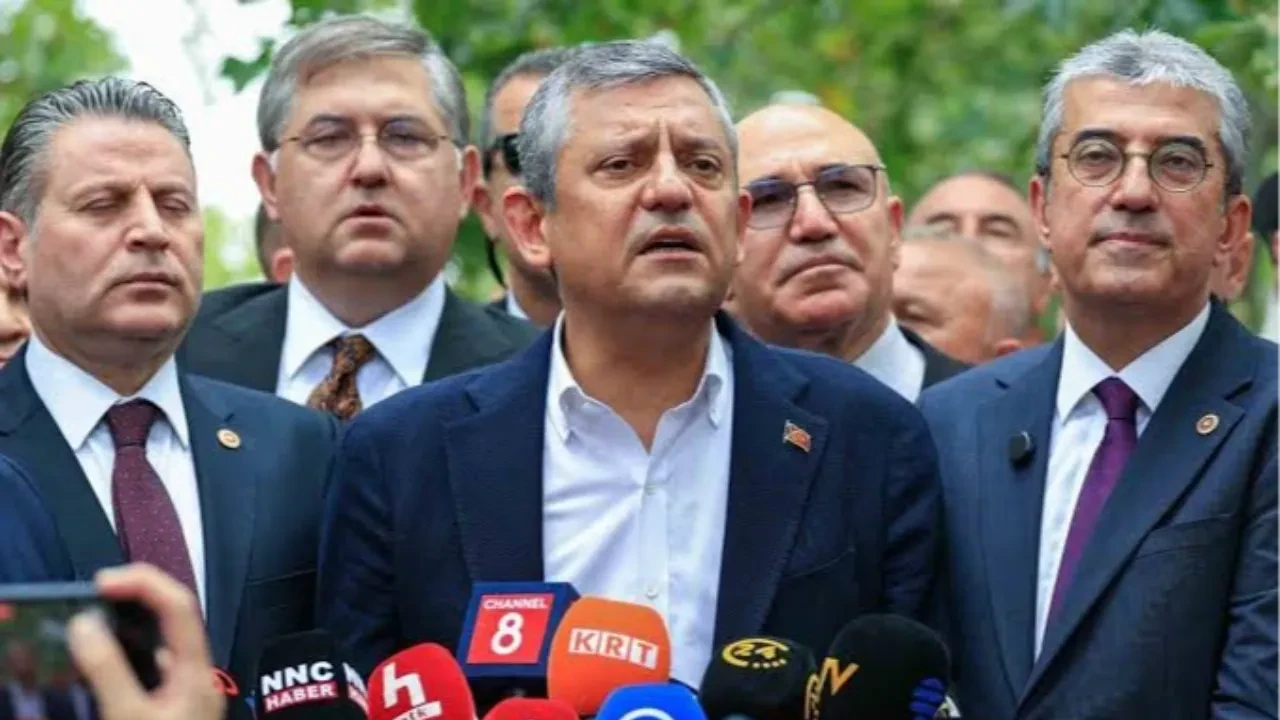 Özgür Özel, Cumhurbaşkanı Erdoğan’a 800 bin lira tazminat ödeyecek