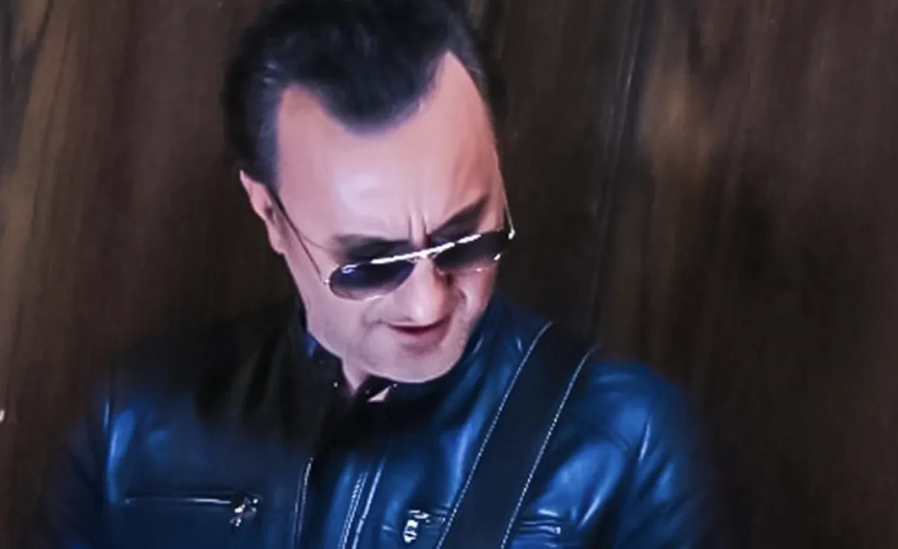 Şarkıcı Nev olarak bilinen Nevzat Doğanay kimdir? Nevzat Doğanay kaç yaşında, nereli?