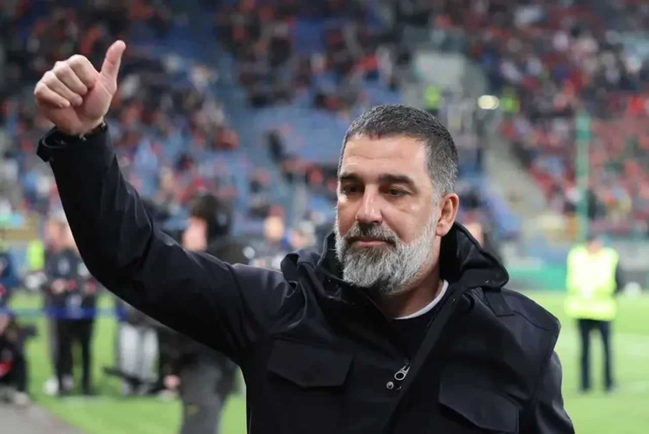 Trabzonspor'da teknik direktör bombası! Sürpriz Arda Turan kararı