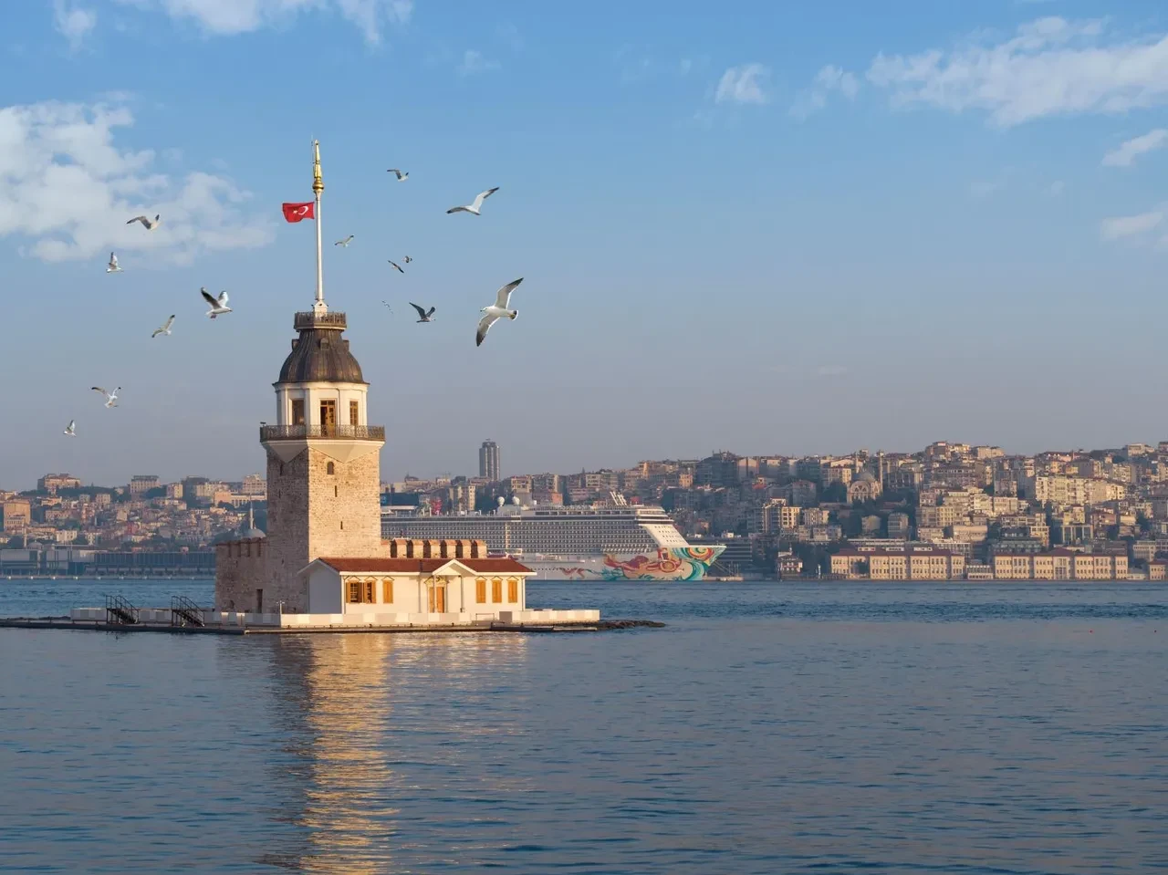 Türkiye adeta bir vaha: TÜRSAB Başkanı Bağlıkaya’dan turizm için kritik uyarı