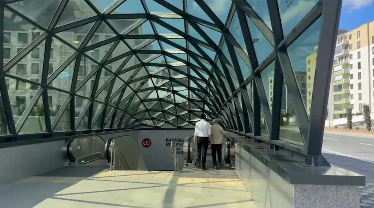 Türkiye’nin en hızlı metrosunda art arda yolcu rekoru: Günde 57 bini aştı