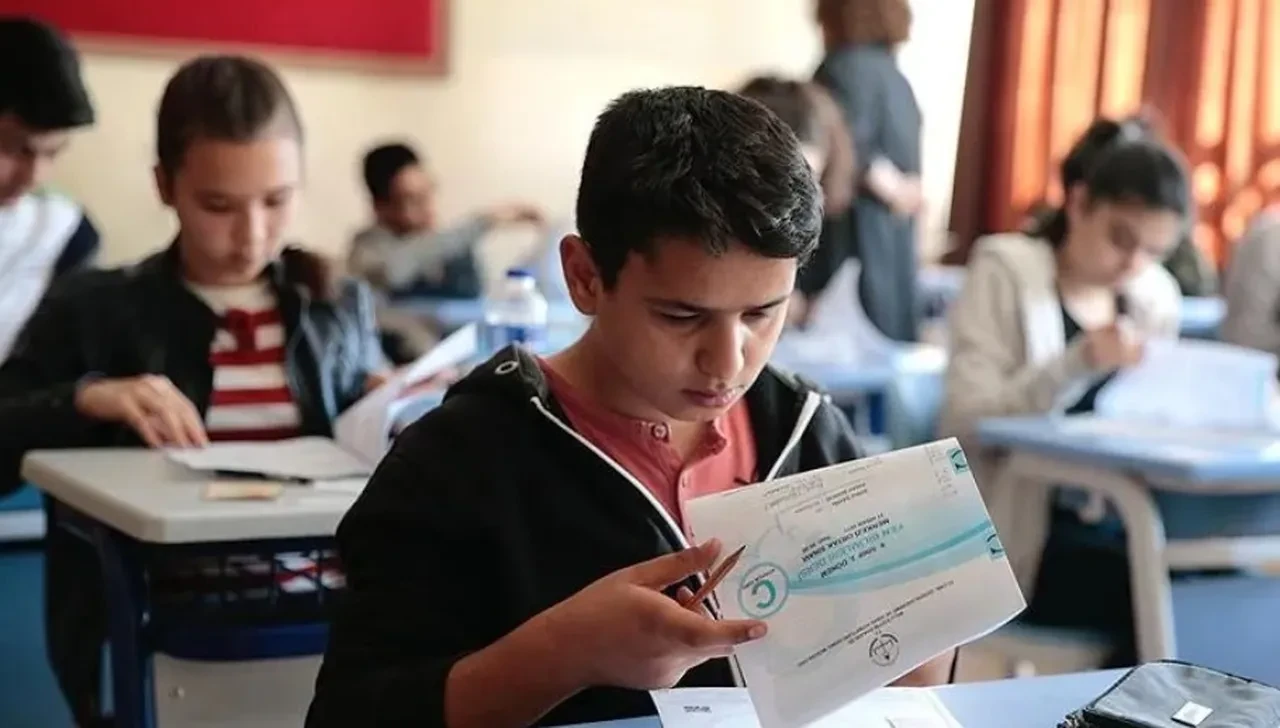 Yeni eğitim-öğretim yılı ortak yazılı sınav tarihleri belirlendi: Açık uçlu sorular yöneltilecek
