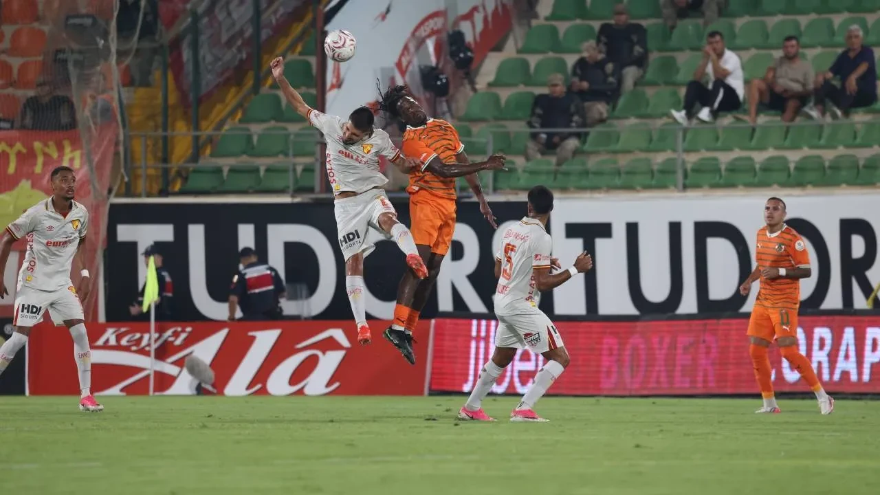 Alanyaspor ile Göztepe puanları paylaştı! 4 gollü maçta kazanan yok