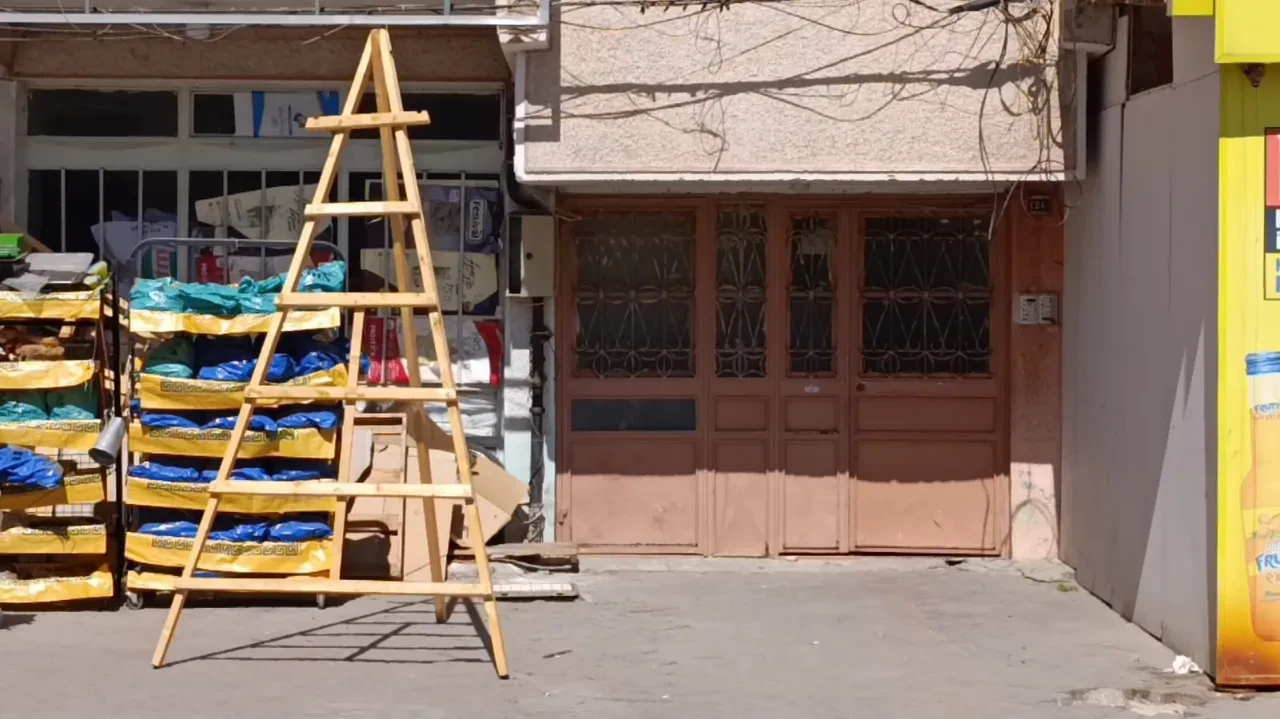 Doğalgaz borusunda sızıntı paniği: 6 katlı apartman tahliye edildi