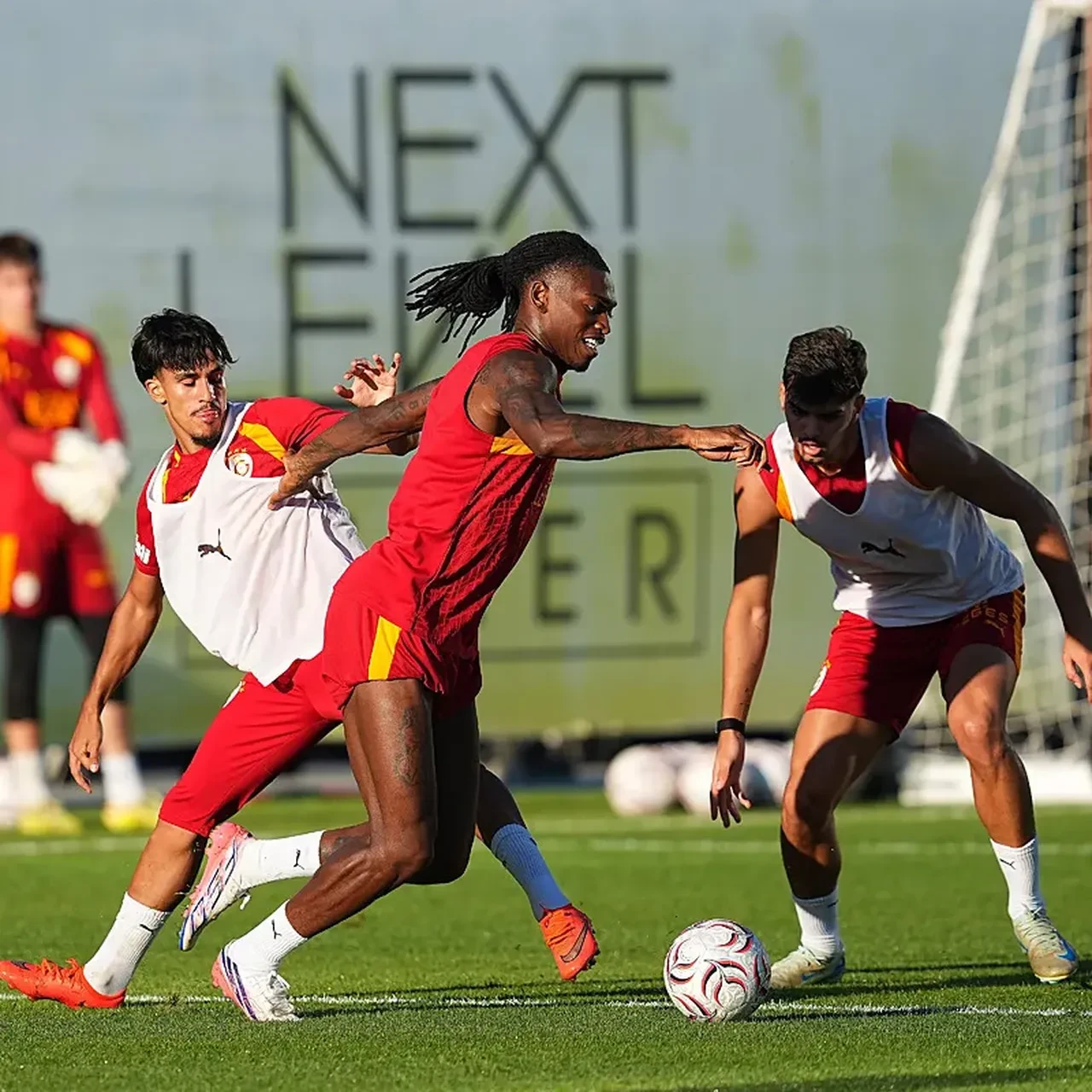 Galatasaray orta saha transferi için kolları sıvadı! Ocak ayında gelecek: 3 isimle de yollar ayrılabilir