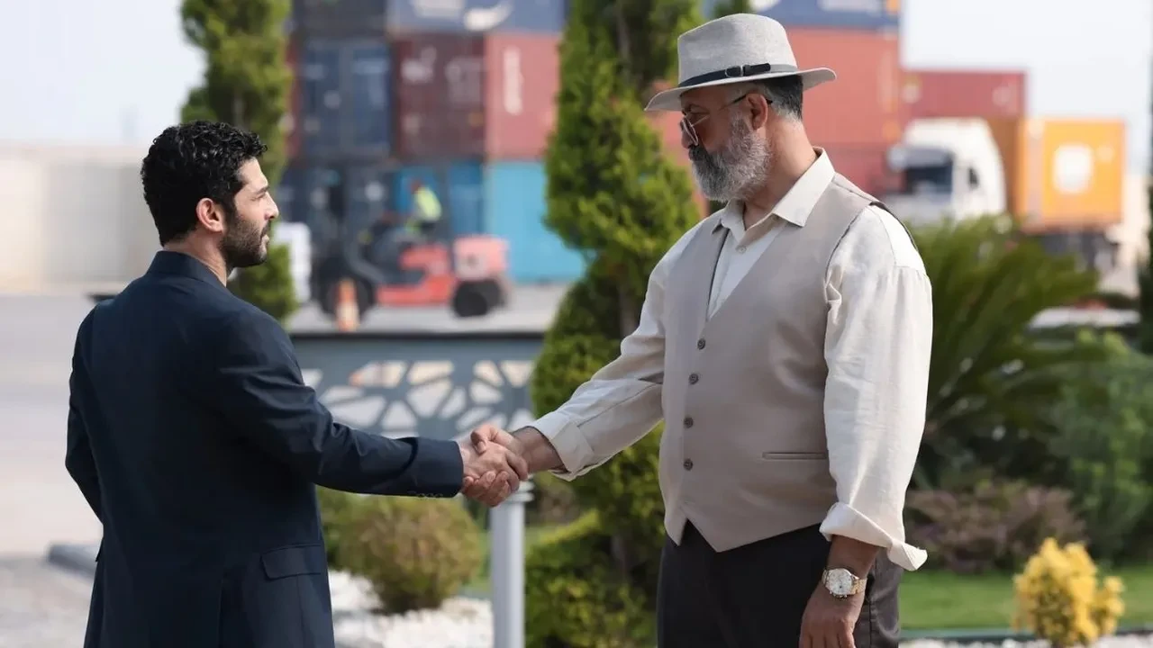 Mercan Köşk’te Aras nerede, yangından kurtuldu mu? Mercan Köşk 2. Bölüm izle